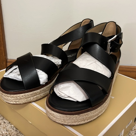 NWT Michael Kors “Darby” leather platform sandal in size 7.5 - Picture 6 of 11
